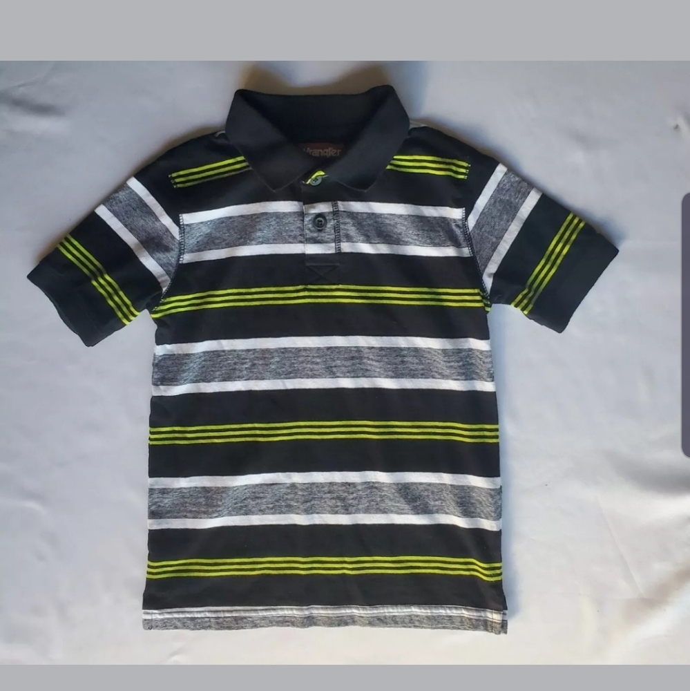 Boys polo shirt with bottons.